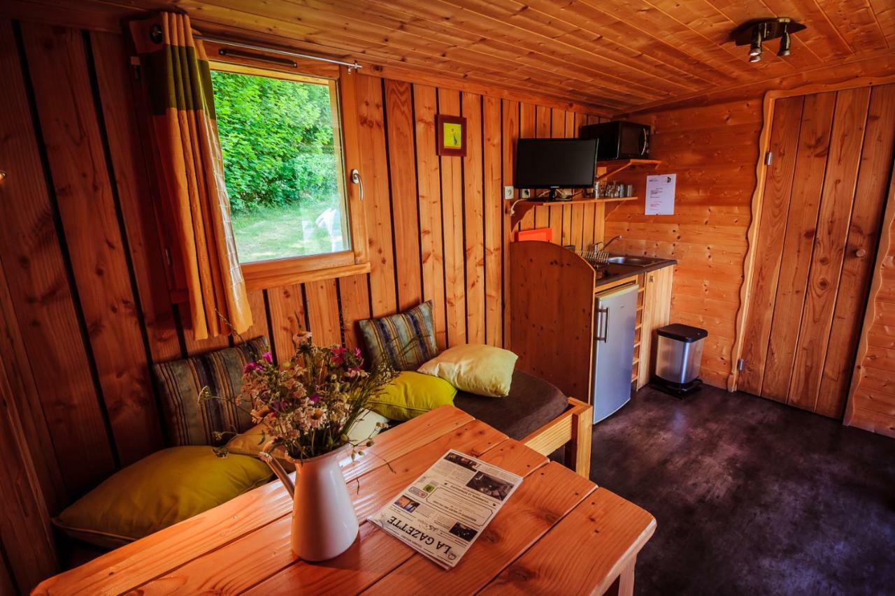 Saint-Pierre-le-Chastel Les Volca'Lodges De Tournebise מראה חיצוני תמונה